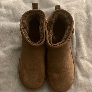 Cozy Brown Women’s Suede Boots